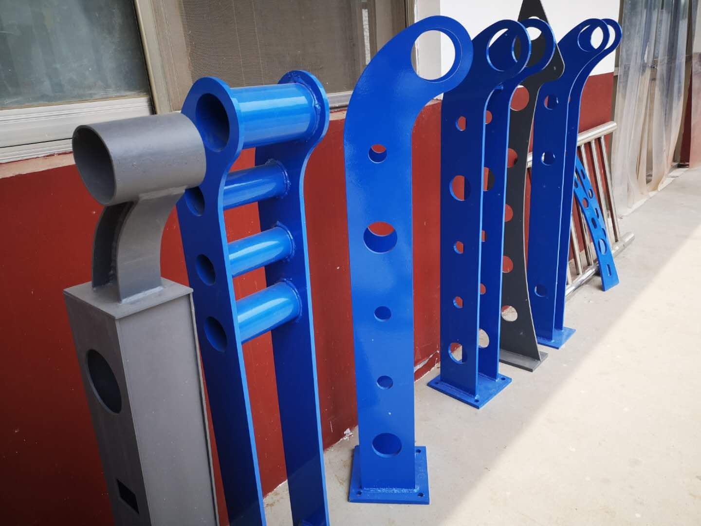 ��������